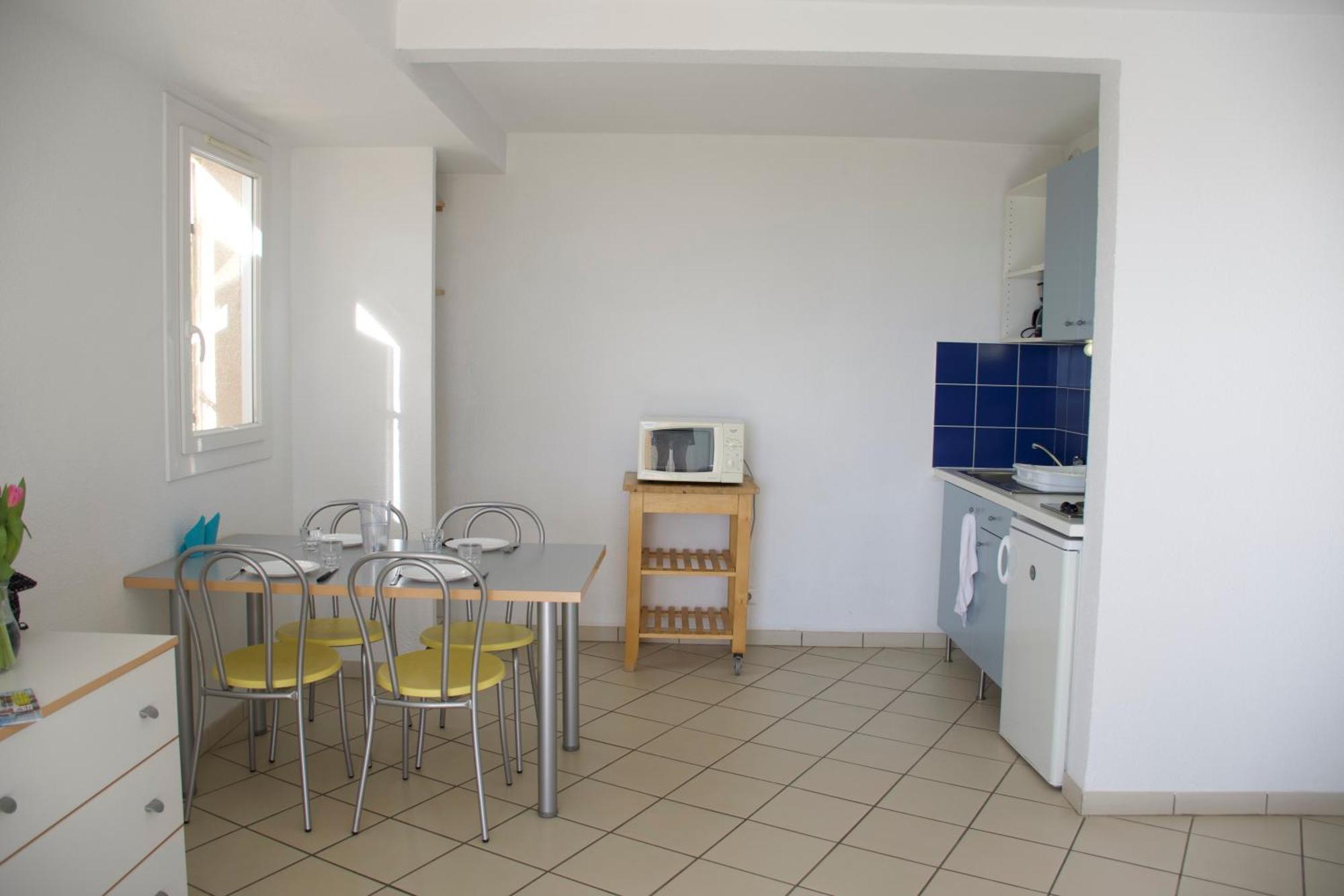 Ulvf Les Romarins Aparthotel Fleury  Buitenkant foto